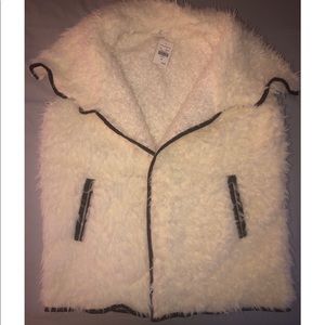 Never worn fox-fur Sherpa vest